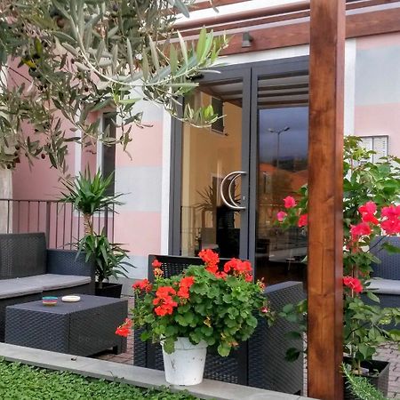 Al Borgo Aparthotel Sarzana Exterior photo