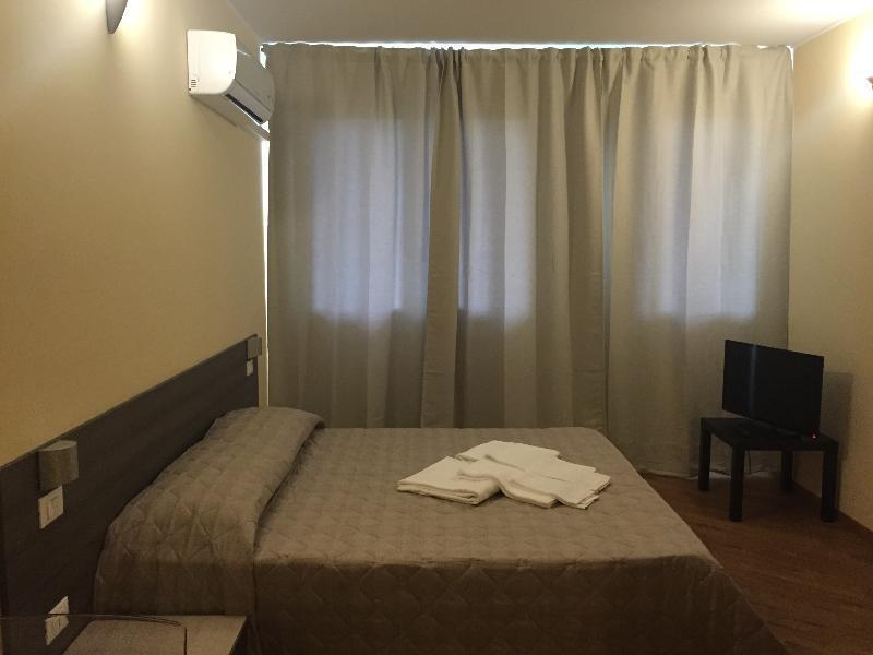 Al Borgo Aparthotel Sarzana Exterior photo