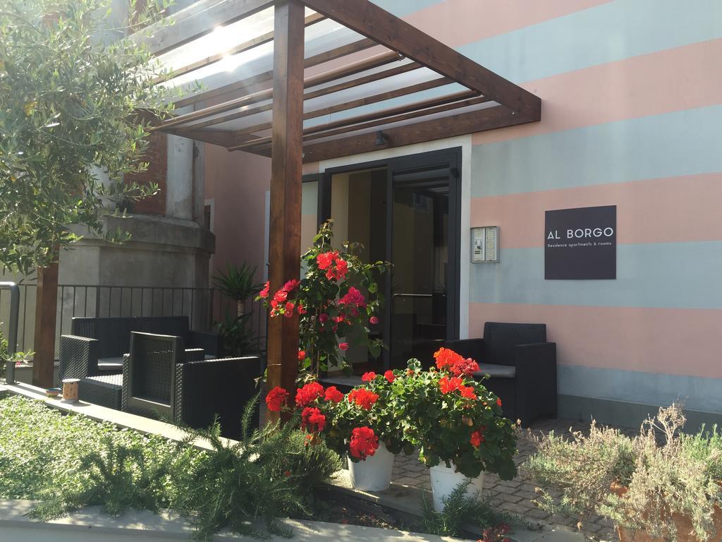 Al Borgo Aparthotel Sarzana Exterior photo