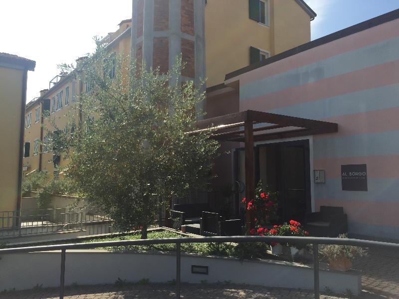 Al Borgo Aparthotel Sarzana Exterior photo