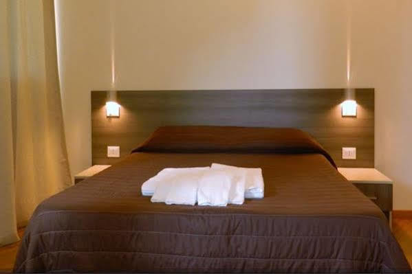Al Borgo Aparthotel Sarzana Exterior photo